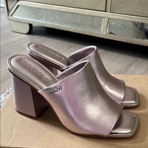DKNY METALLIC BLOCK HEEL SANDALS - 
 DUSTY PINK - LIKE NEW
